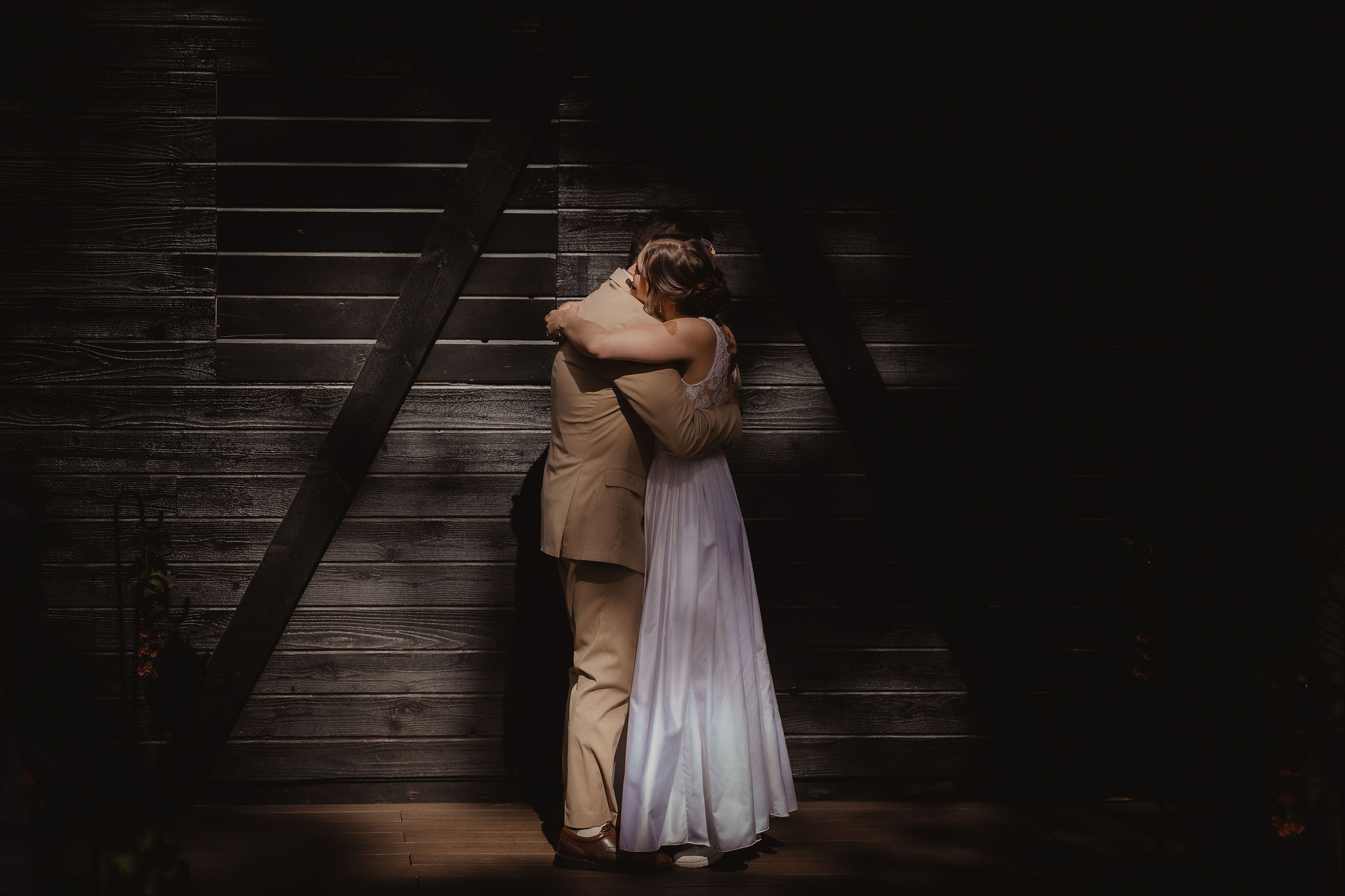 Kellie and Jake portrait inside Aldea in the Woods cabin
